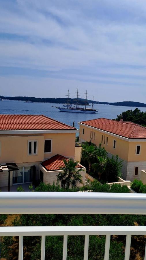 Feelhvar Along Bluelagoon Beach Hvar Town Luaran gambar